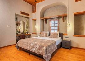Dumos Suite Hotel 4