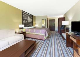 Super 8 by Wyndham Perry 5
