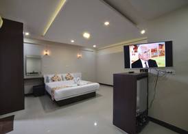 Gold Airport Suites 3