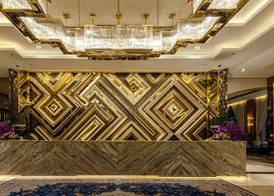 Chatrium Hotel Royal Lake Yangon 4