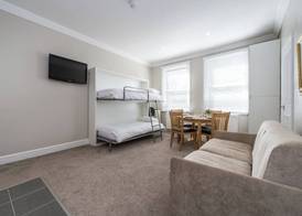 Stylish apartment 12 minutes tube to Oxford Street with free wifi and air con 2