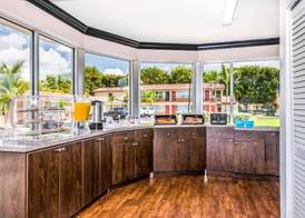 Econo Lodge Inn & Suites Florida City 4