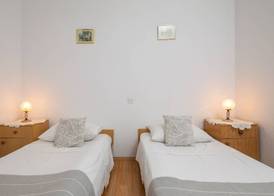 Apartments near beach Babic 4