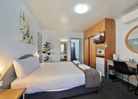 Oscar Motel 5