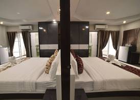 Gold Airport Suites 4