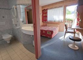 Hôtel Restaurant Etoile des Neiges Piscine Jacuzzi Sauna Massage Salle de Jeux 3