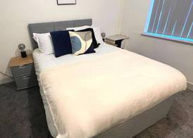 Darlington Suites by SA Stays 3