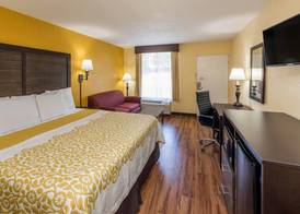 Days Inn by Wyndham Madison 4