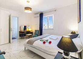 A Sunny Penthouse Modern 2 bdr - Sliema 4