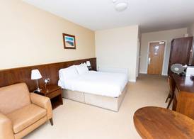 Strandhill Boutique Hotel Lodge and Suites 5
