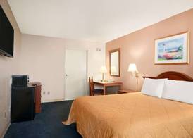 Travelodge by Wyndham Bakersfield 4