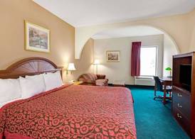 Days Inn & Suites by Wyndham Louisville SW 4