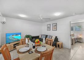 Chez Noosa Holiday Apartments 4