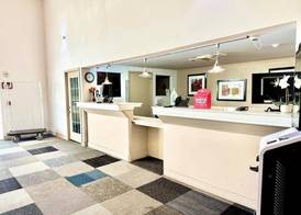 University Inn of Carbondale 5