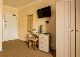 The Longboat Inn 4