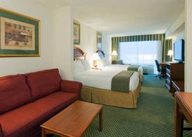 Holiday Inn Express & Suites EMPORIA by IHG 5