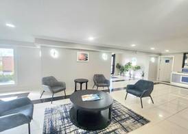 Days Inn by Wyndham Houston 2