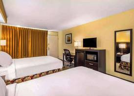 Ramada by Wyndham Santee I-95 5