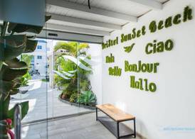 Bristol Sunset Beach - Holiday Apartments 3