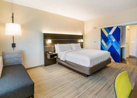 Holiday Inn Express & Suites JACKSONVILLE - TOWN CENTER by IHG 3