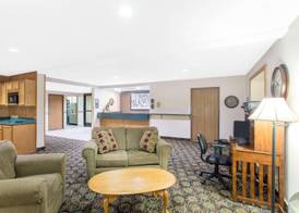 Super 8 by Wyndham Dodgeville 2