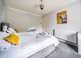 Cosy Apartment above Village Pub 3