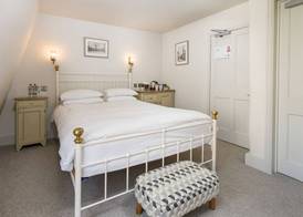 Crown Hotel 4