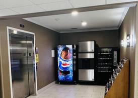 Super 8 by Wyndham South Bend 2