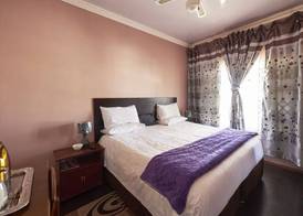 Flossie B&B 3