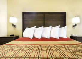 Days Inn by Wyndham Columbus-North Fort Moore 5