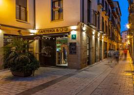 Winederful Hostel & Café 4