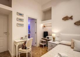 Sorrento Square Suites 4