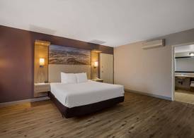 Best Western Diamond Bar Hotel & Suites 4