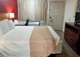 Econo Lodge Edmonds North Seattle 5