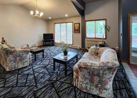 Econo Lodge Lakeshore 4