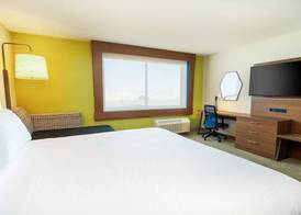 Holiday Inn Express & Suites LAS VEGAS - E TROPICANA by IHG 5