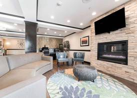 La Quinta by Wyndham Auburn 4