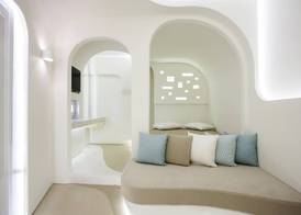Andronikos Santorini 4