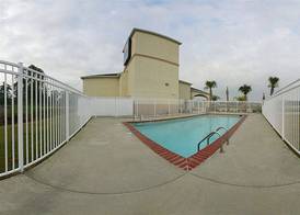 QUALITY INN & SUITES 2