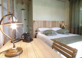 Olimagio Farm Stay with animals, 25m pool, beach at cycling distance 4