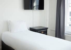 Bear Hotel by Greene King Inns 3