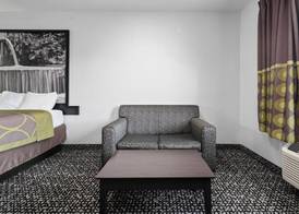 Super 8 by Wyndham Carthage TX 4