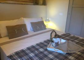 Room-double Room With Services 2