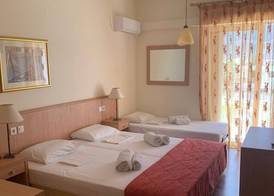 Saronis Hotel 4