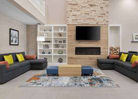 Country Inn & Suites by Radisson, Near The National Sports Center, Coon Rapids, MN 3