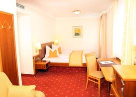 Hotel am Schlosspark Zum Kurfürst 3