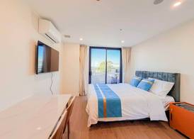 Auburn Studio, Entire Studio with Ensuite toilet and kitchen 2