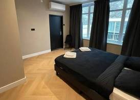 Hotel 83 4