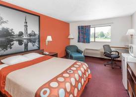 Super 8 by Wyndham Washington/Peoria Area 5