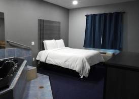 Americas Best Value Inn and Suites Bush International Airport 2